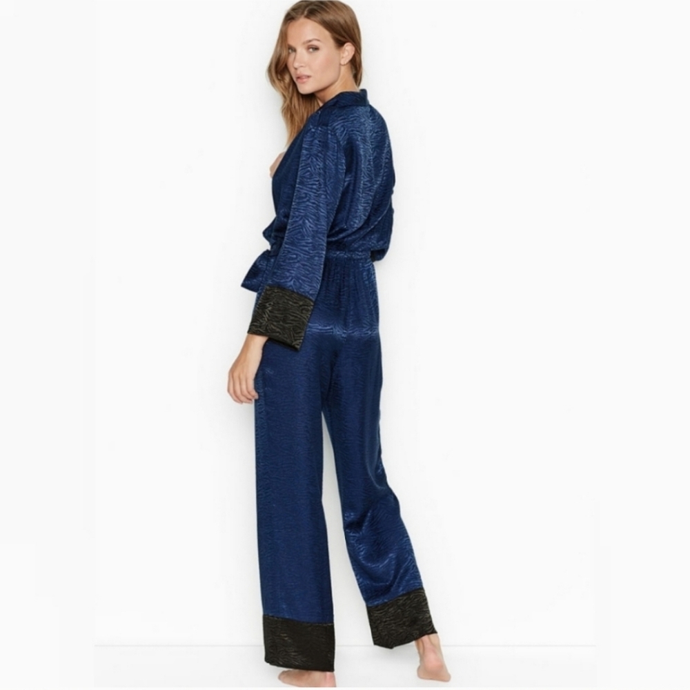 Victoria's Secret Blue Satin Zebra Print Jumpsuit Long Sleeve Size Medium - Picture 2 of 14